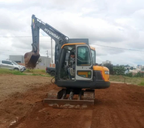 imagem do produto Mini Escavadeira Hyundai HX60S Ano 2015