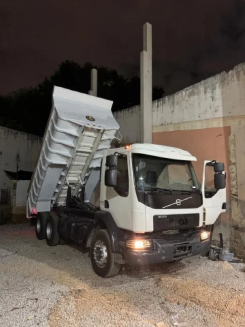 imagem do produto Caminh�o Ca�amba Volvo VM270 Ano 2013