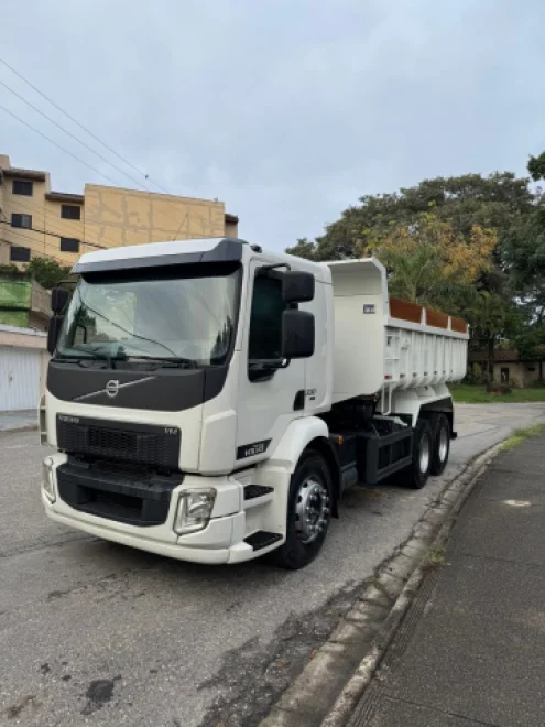imagem do produto Caminh�o Ca�amba Volvo VM330 Ano 2018