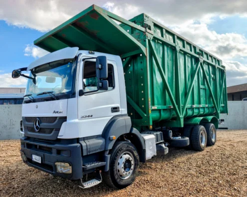 imagem do produto Caminh�o Carroceria Cana Picada Mercedes Benz AXOR 3344 Fueiro Ano 2020