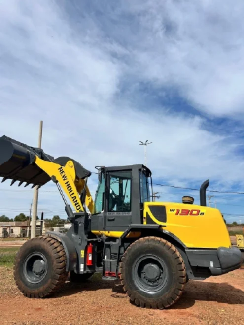 imagem do produto P� Carregadeira New Holland W130B Ano 2021