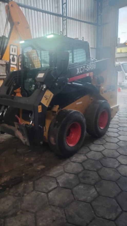 imagem do produto Mini Carregadeira XCMG XC7-SR08 Ano 2026