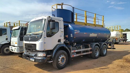 imagem do produto Caminh�o Pipa Volvo VM330 6x4 2014/2014