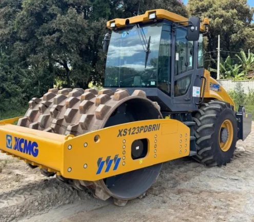 imagem do produto Rolo Compactador XCMG XS123PDBR 2023 á Venda em Uberlândia MG