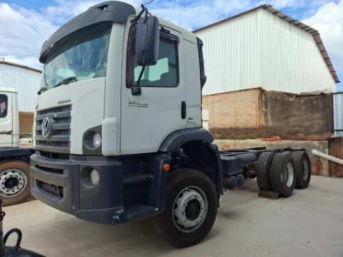 imagem do produto Caminhão Traçado no Chassis Volkswagen Constellation 26-280 2013 á Venda em Ourinhos SP