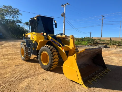 imagem do produto Pá Carregadeira Komatsu WA 200 2021 á Venda em Brasília DF