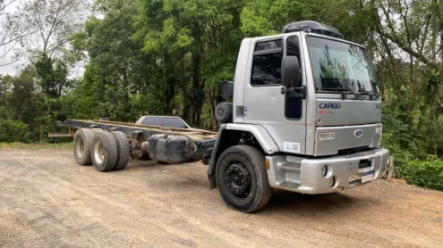 imagem do produto Caminhão no Chassis Ford 2422 2003 á Venda em  Lauro Muller SC