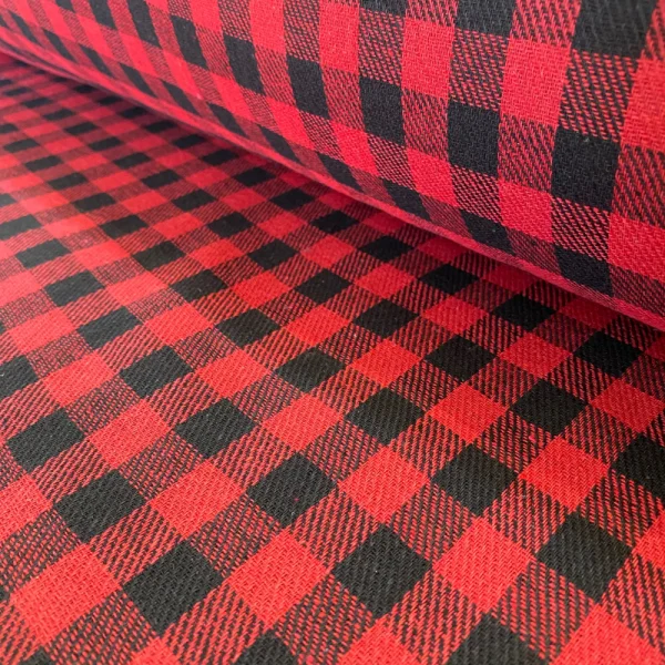 xadrez vermelho e preto.png