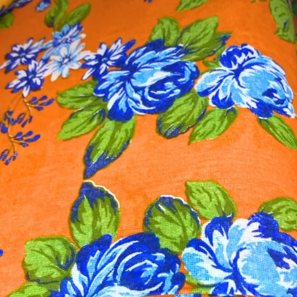 chita algodao fundo laranja flor azul.jpg