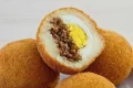 Bolinho de ovo com carne