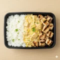 Frango grelhado com creme de milho e arroz (400g)
