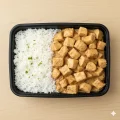 Strogonoff de frango com arroz (400g)