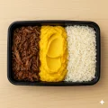 Fraldinha desfiada, pur� de mandioquinha e arroz (400g)