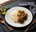 Carne de panela com batata e arroz