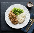 Lombo su�no desfiado, arroz e br�colis (400g)