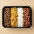 Patinho modo, arroz, feijo e farofa (400g)