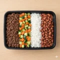 Carne mo�do, arroz, feij�o e mix de legumes (400g)