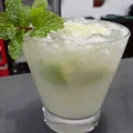 CAIPIRINHA DE LIMO