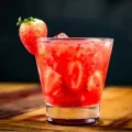 CAIPIRINHA DE MORANGO