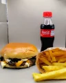 COMBO KIDS  SMASH BURGUER +BATATA + COCA COLA JUNINHO