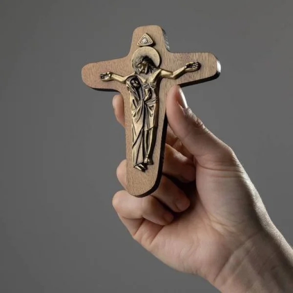 Crucifixo de Madeira da Unidade 12 cm de Parede Oval