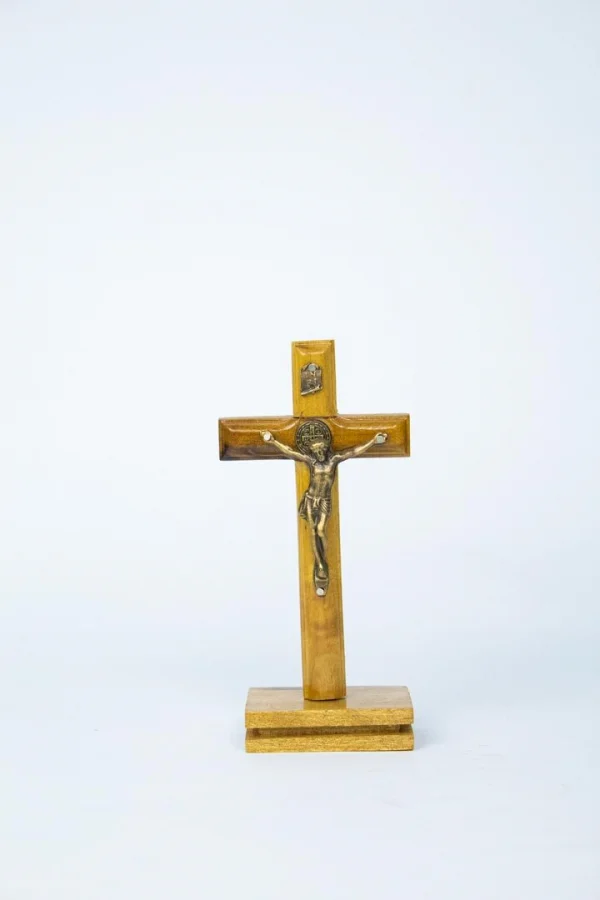 Crucifixo Mesa Ou Parede Medalha So Bento Ouro Velho 12cm