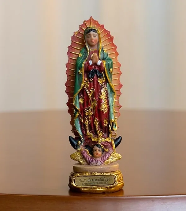 Nossa Senhora de Guadalupe 13 cm � Resina