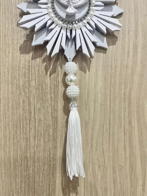 Placa Decorativa Mini Raio Com Pérolas E Strass Sobreposto Pingente Seda 10,5x10,5cm