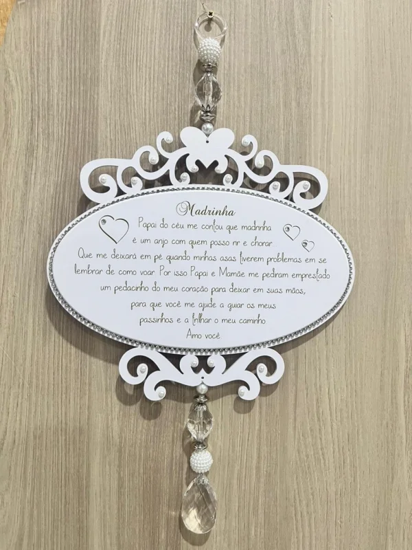 Placa Oval Com Detalhes Em Arabesco E Pérolas Madrinha 22,5 x 25 cm