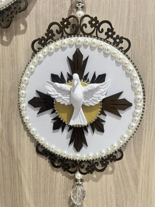 Escapulário com Espírito Santo de Resina e Detalhes com Pérola, Cordão de Pérola