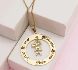 Colar Filho no Centro com gravao personalizada -Banhado a Ouro