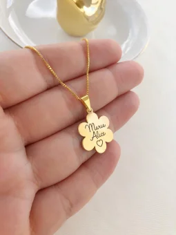 Colar Flor com Nome Personalizado - Semijoia Banhada a Ouro