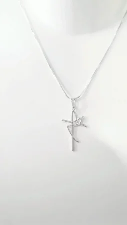 Colar com pingente F