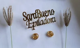 Broche Personalizado com nome e profisso - banhado a prata.
