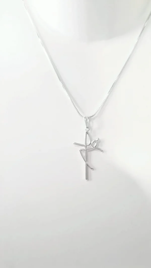 Colar com pingente F