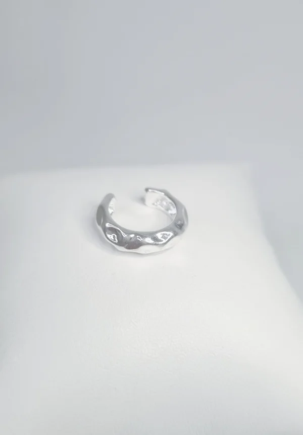 Piercing fake com textura onduladas