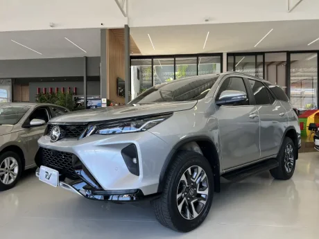 TOYOTA Hilux SW4 2.8 16V 4P SRX PLATINUM 4X4 7 LUGARES TURBO DIESEL AUTOM�TICO, Foto 1