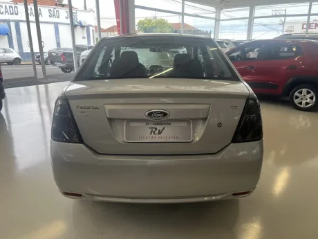 FORD Fiesta Sedan 1.6 4P FLEX, Foto 4