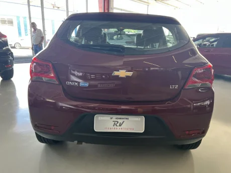 CHEVROLET Onix Hatch 1.4 4P FLEX LTZ AUTOMTICO, Foto 4
