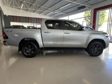 TOYOTA Hilux Caminhonete 2.8 16V 4P SR 4X4 DIESEL CABINE DUPLA AUTOM�TICO, Foto 3