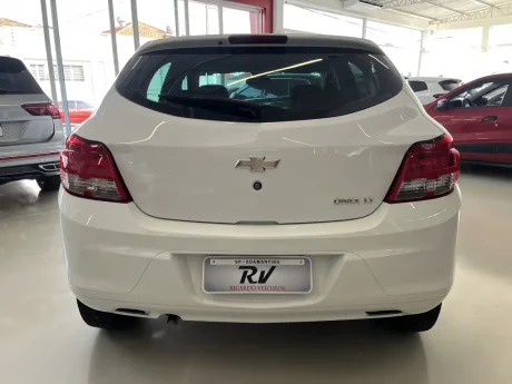 CHEVROLET Onix Hatch 1.0 4P FLEX LT, Foto 4