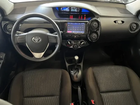TOYOTA Etios Hatch 1.3 16V 4P FLEX X AUTOMTICO, Foto 6