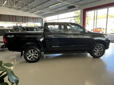 TOYOTA Hilux Caminhonete 2.8 16V SRX 4X4 TURBO DIESEL CABINE DUPLA AUTOMTICO, Foto 3