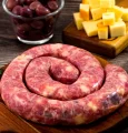 Lingui�a com azeitona preta e provolone
