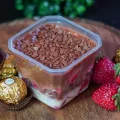 Escondidinho de Morango - Com Ferrero Rocher Escondidinho de Morango - Com Ferrero Rocher