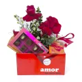 Box Com 2 Rosas e Caixa Bombons Sortidos Cacau Show