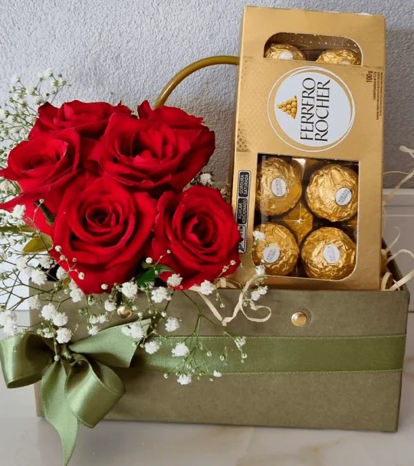 Caixa de rosas e Ferrero Rocher