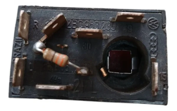 Boto Pisca Alerta Interruptor Vw Gol Voyage 1984 A 1994