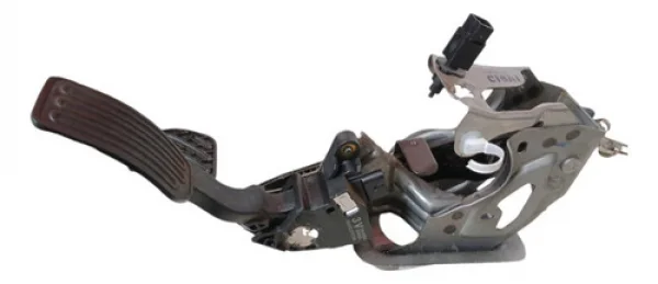 Kit Pedaleira Pedal Freio E Acelerador Nissan March 15 A 19