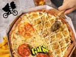 Pizza Grande (35cm - 8 Fatias) 1/2 frango com Catupiry (Original) 1/2 Mu�arela